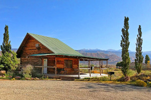 Moab Utah Pet Dog Friendly Hotels Lodging Alltrips St Dane S Cabins Close To Downtown Moab